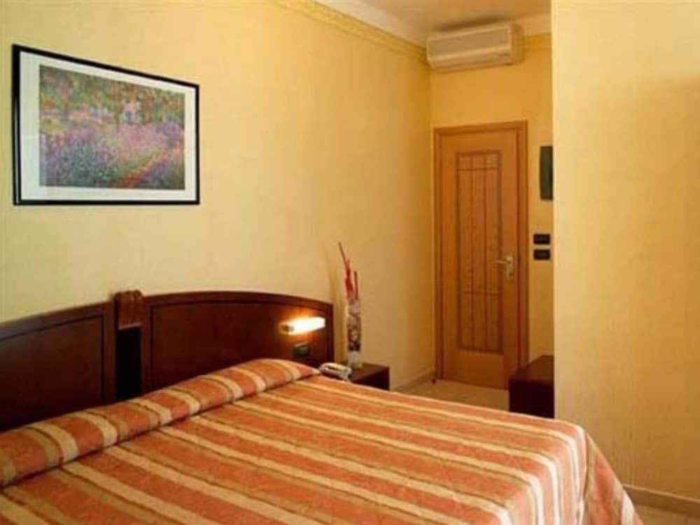Hotel Rex ริมินี ภายนอก รูปภาพ