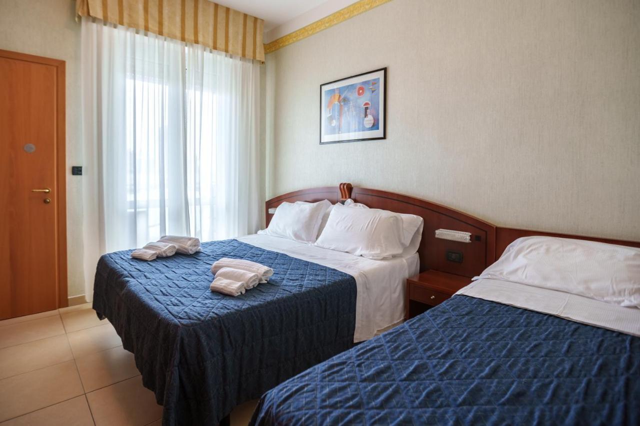 Hotel Rex ริมินี ภายนอก รูปภาพ