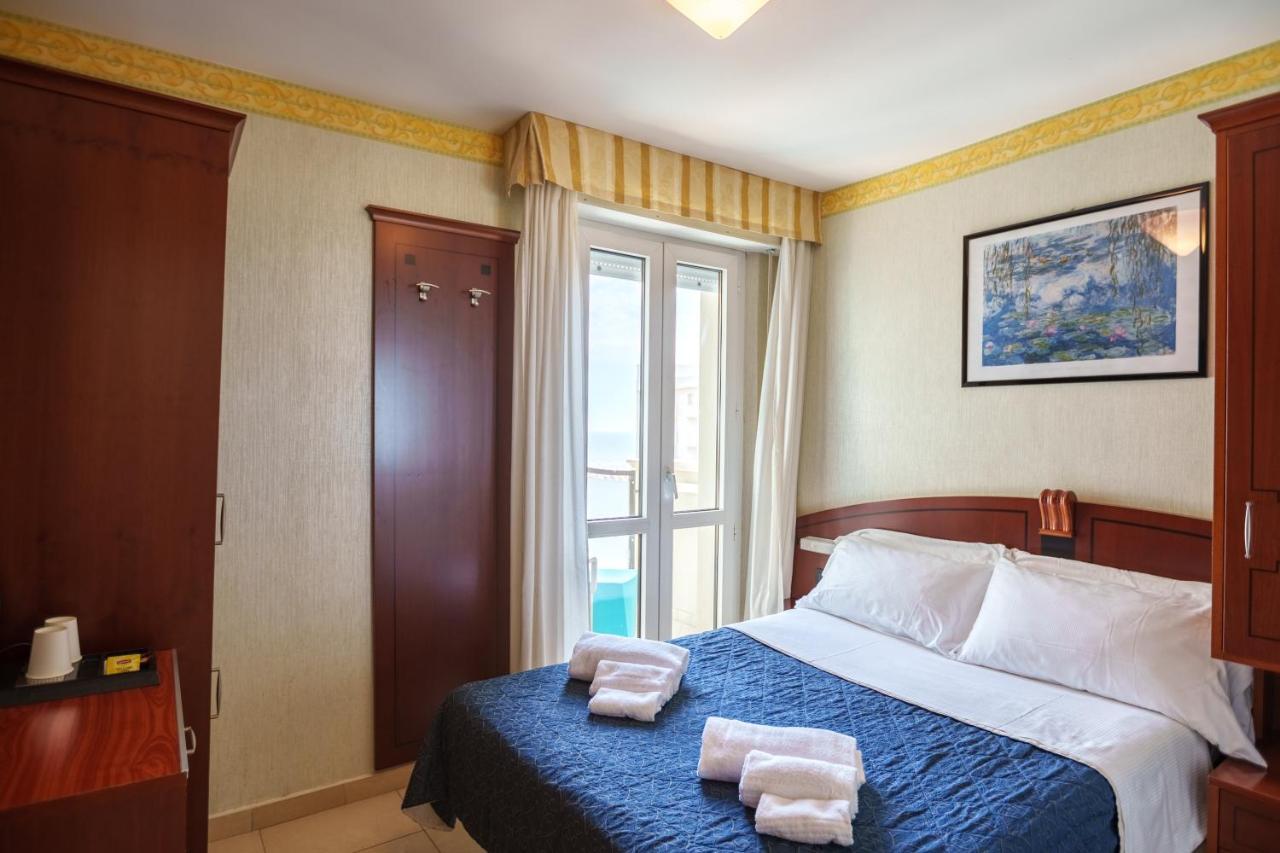 Hotel Rex ริมินี ภายนอก รูปภาพ