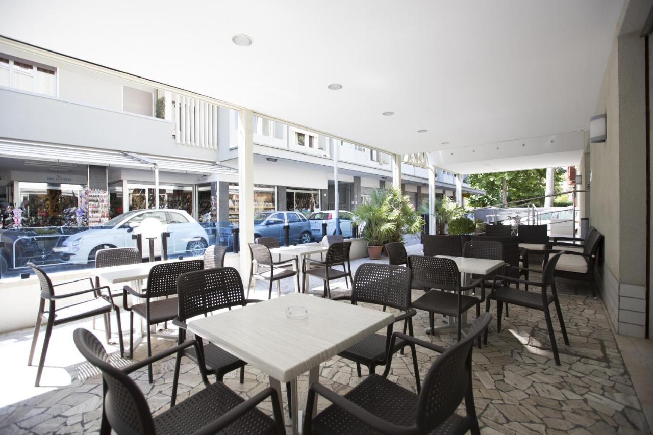 Hotel Rex ริมินี ภายนอก รูปภาพ